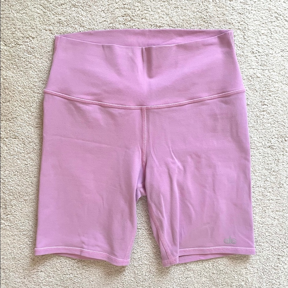 Alo Yoga 7” High-Waist Biker Short — Parisian Pink — medium